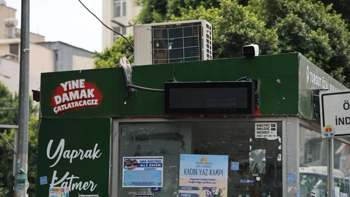 Adana Büyükşehir Belediyesi ne iş yapıyor ?... Vatandaş isyanda... Klimalar çalışmıyor! 