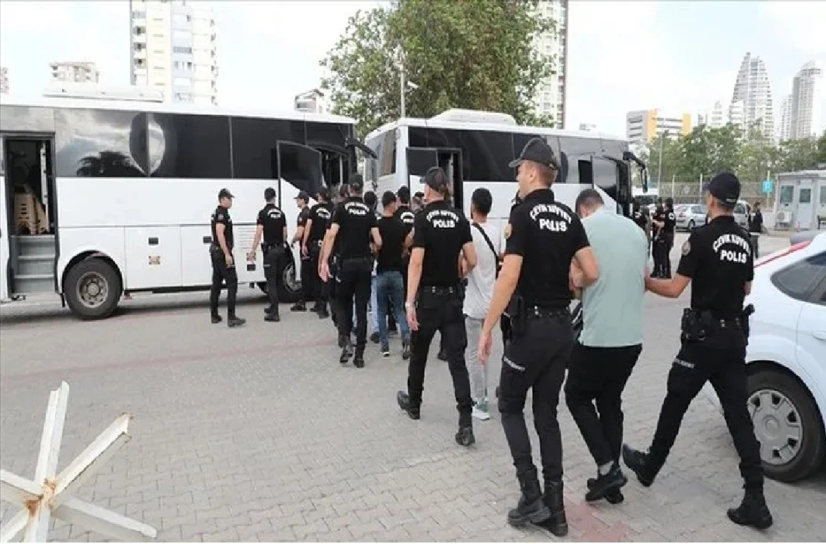 Adana Merkez alındı... 3 İlde yasa dışı bahis operasyonu! 33 zanlı gözaltında! 
