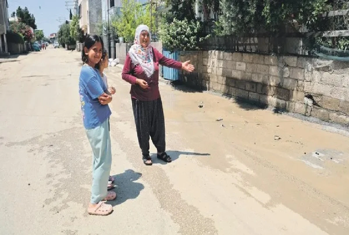 Burası Adana / Seyhan / Ova Mahallesi... ASKİ Borusu patladı... Mahalle sular altında kaldı! 