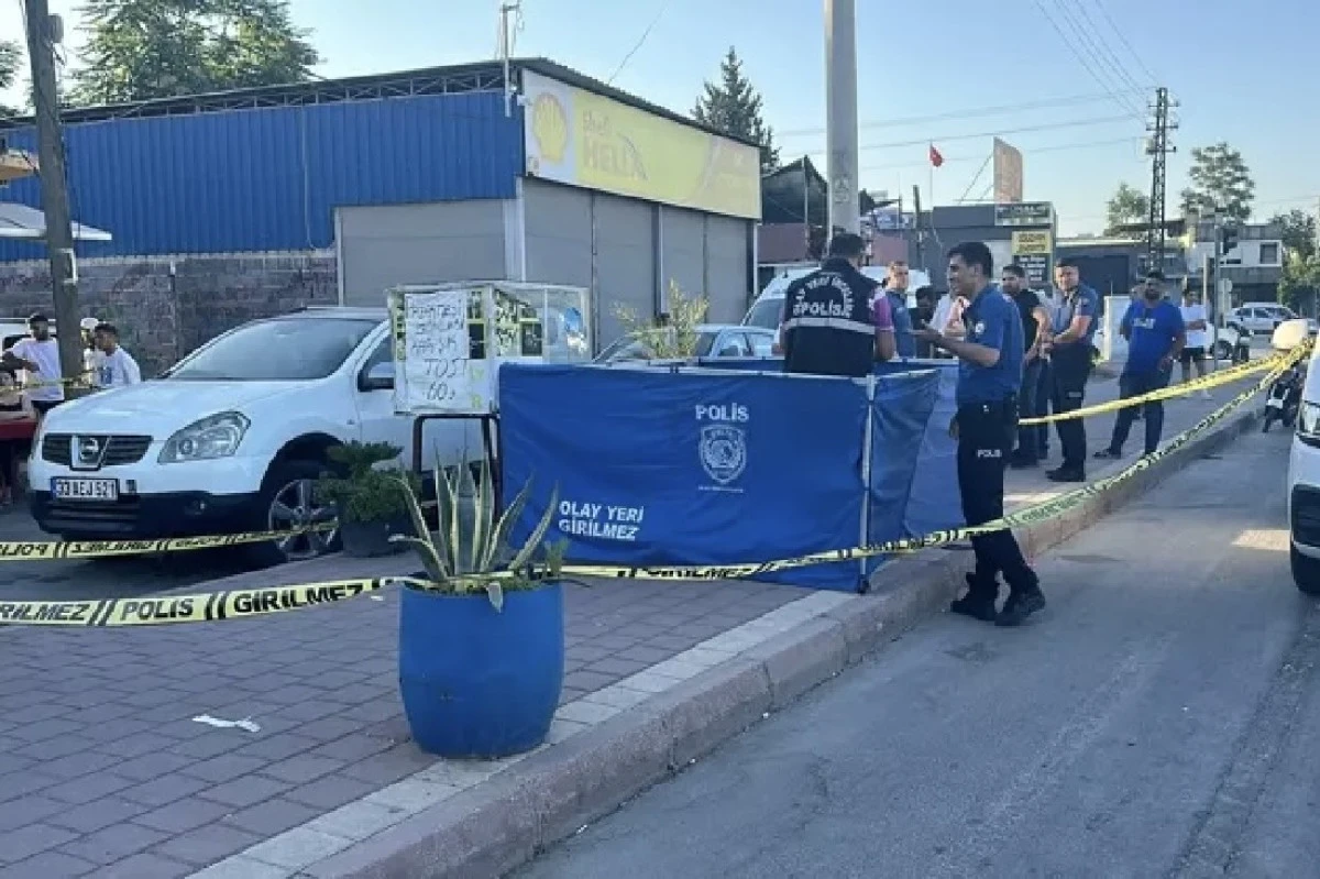 Burası Adana / Seyhan / Sakarya Mahallesi... Boşandığı eşini vurdu... Sonra İNTİHAR ETTİ! 