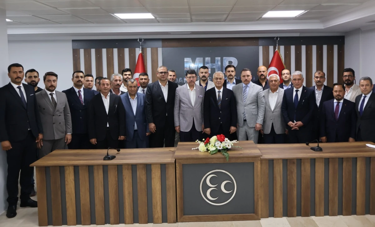 MHP Adana'da kenetlendi!