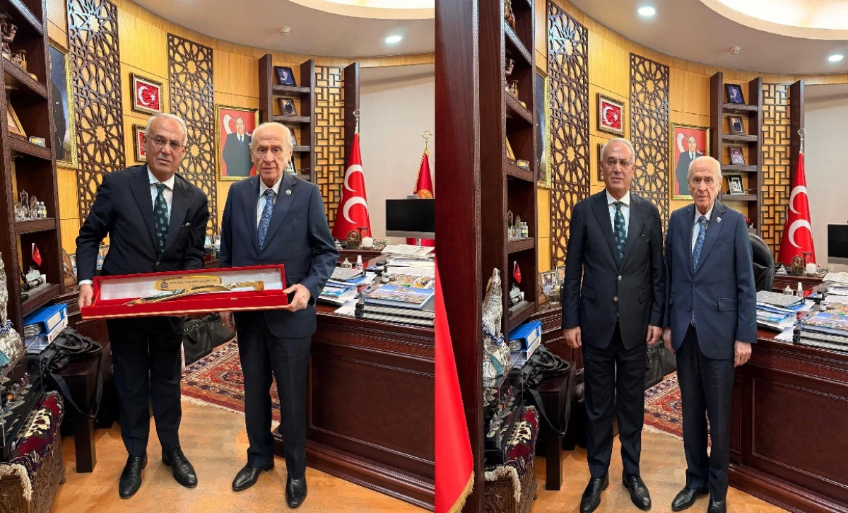 MHP Lideri Devlet Bahçeli makamında MHP Adana İl Başkanı Yusuf Kanlı'yı kabul etti... 