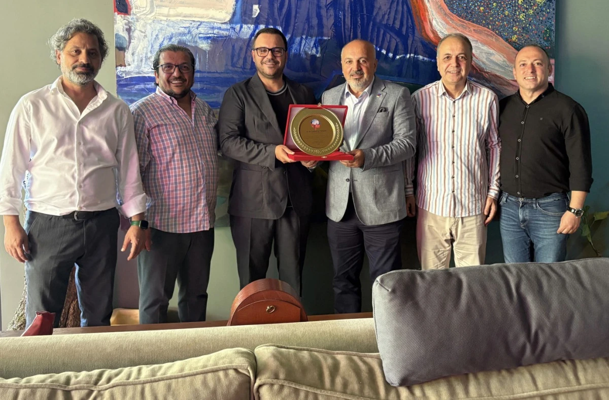 TSYD’den Gökhan Gündoğdu’ya Plaket