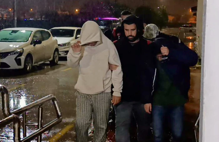 Yer: Adana / &Ccedil;ukurova Adnan Menderes Bulvarı... Sigara isteme cinayetine 5 tutuklama! 