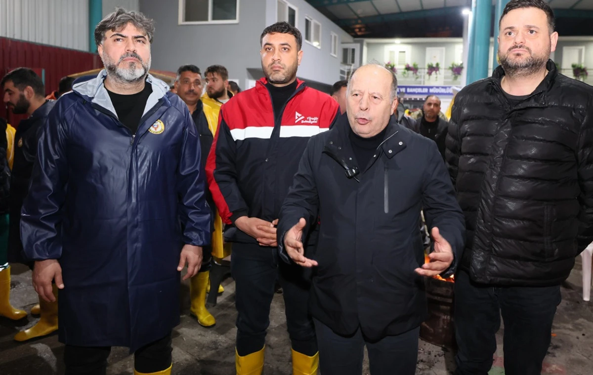 Yer : Adana / Y&uuml;reğir... Ali Demir&ccedil;alı sahada ekiplerin başında! 